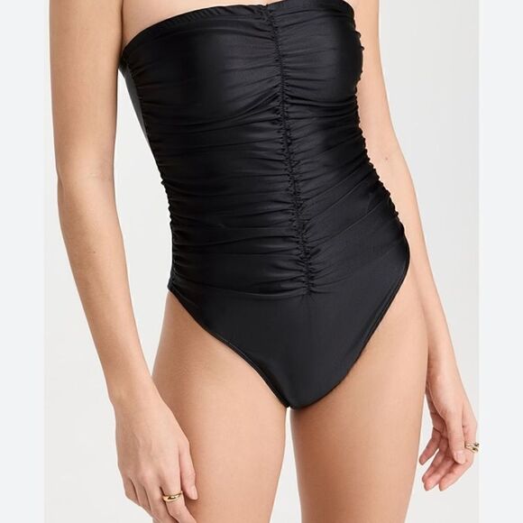 Good American Strapless Ruched One-Piece Swimsuit
Size 3. NWT - Picture 4 of 6